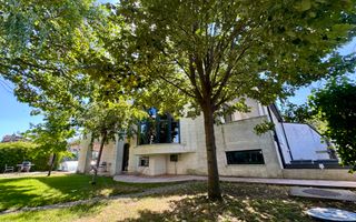 Vila cu 5 camere *344mp* + 800mp Teren // Zona Bucurestii Noi - Poză 1