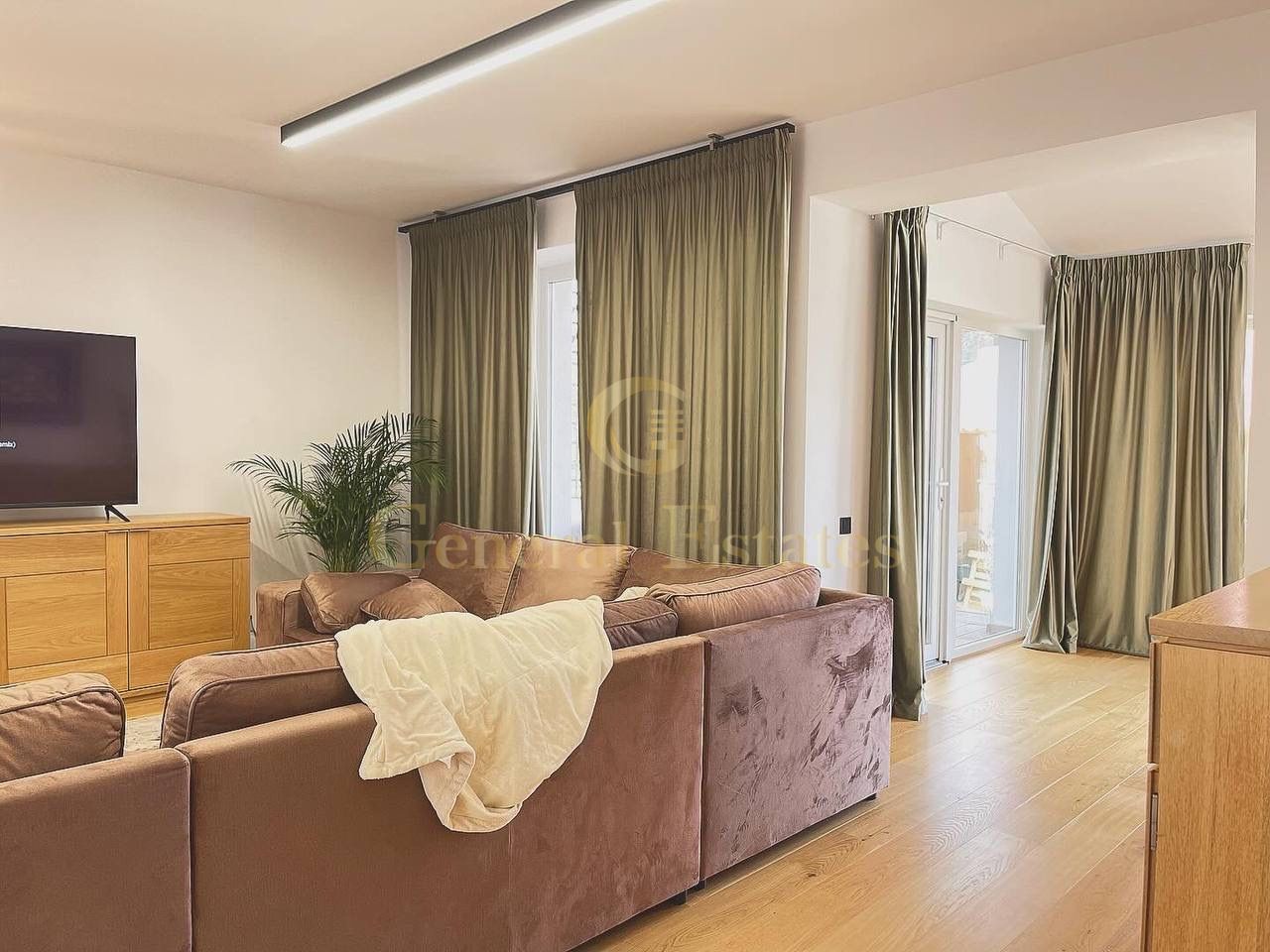 Casă cu design modern & suflet autentic – 200 m² de confort și rafinam - Poză 19