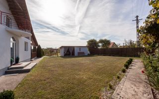 Casa cu teren generos si gradina spectaculoasa – Comuna Cuca, Arges! - Poză 20