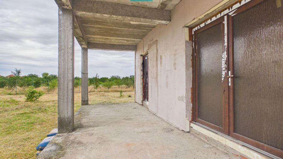 Casă la roșu cu etaj și 500 mp teren în Sântana - Poză 3