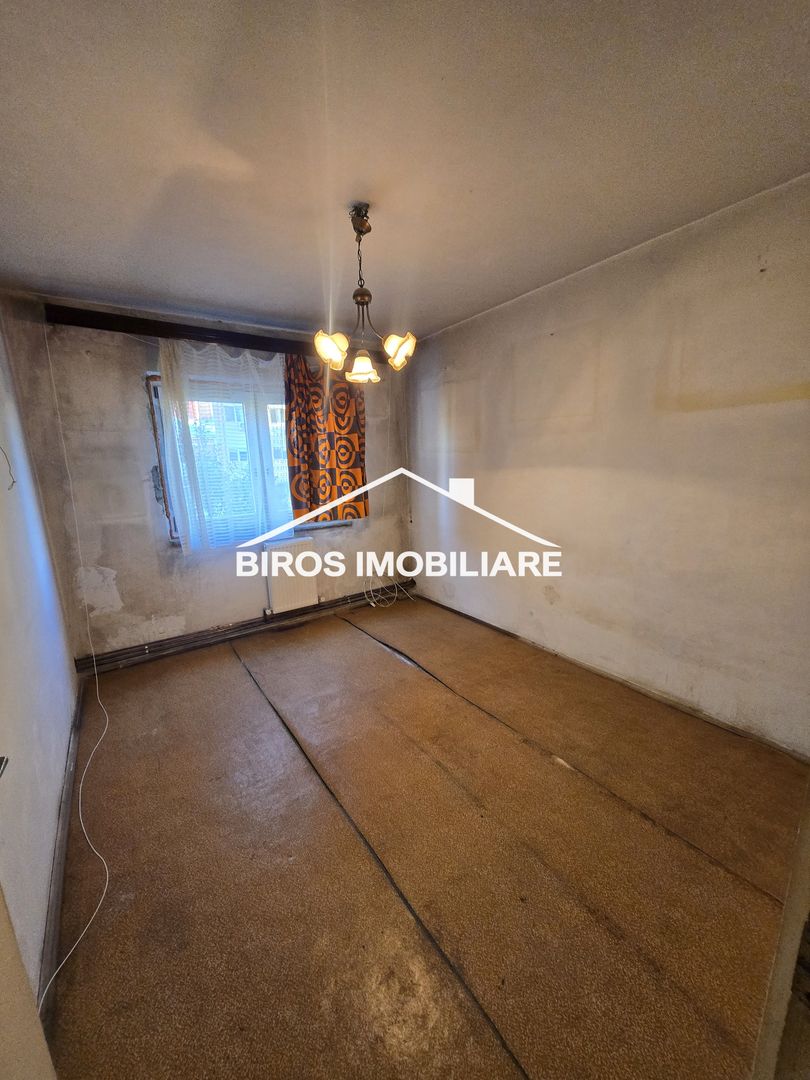 4 decomandate Rovine - Pizza Ibiza - Poză 3