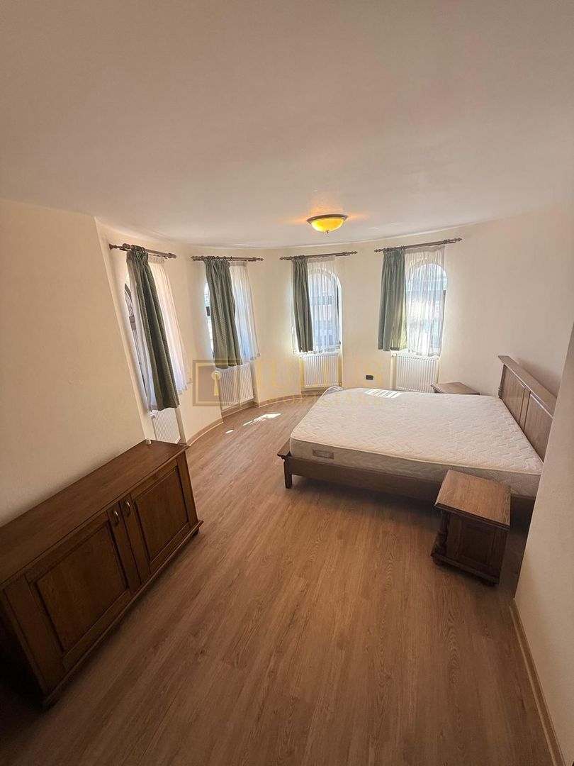 Mosnita Noua-Castel Royal| 2 camere| stil bavarez din lemn si piatra naturala - Poză 1