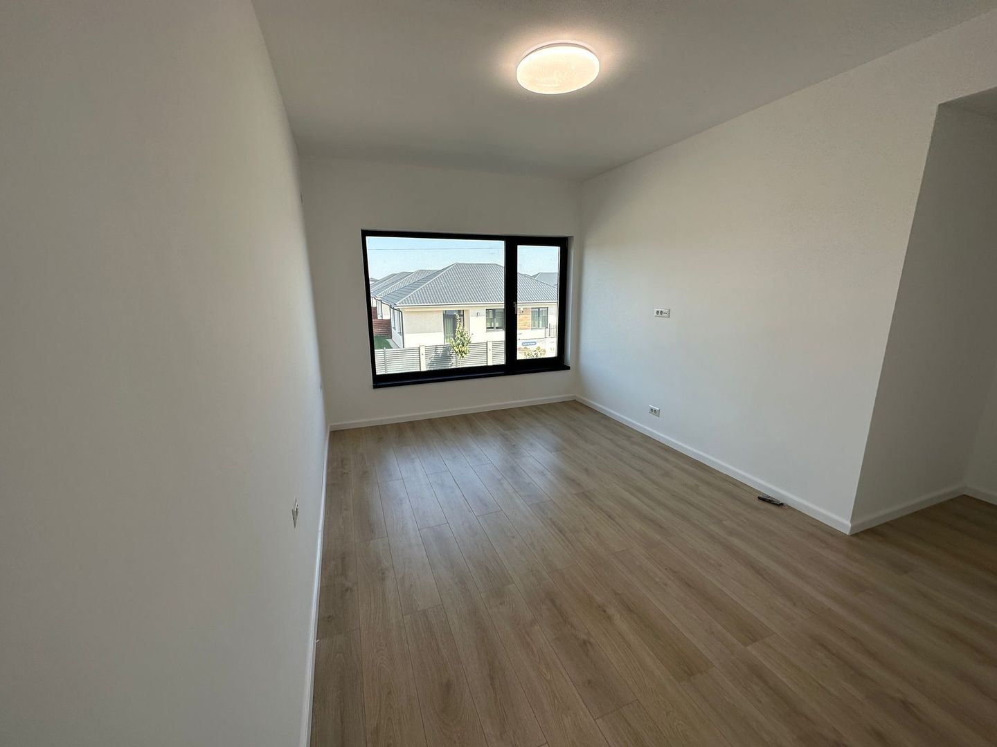 O oază de liniște și eleganță contemporană în inima Tunariului - Poză 16