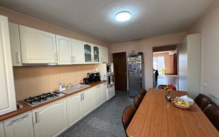 Casa 4 camere - Zona Garii - Poză 3