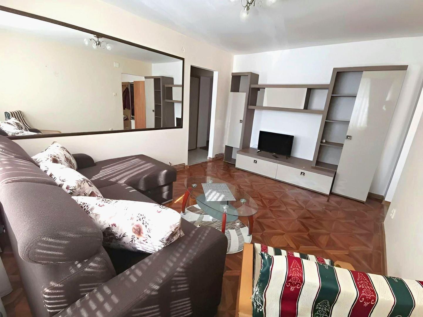 Apartament 2 camere Cetate Closca et.1 56 mp. - Poză 2