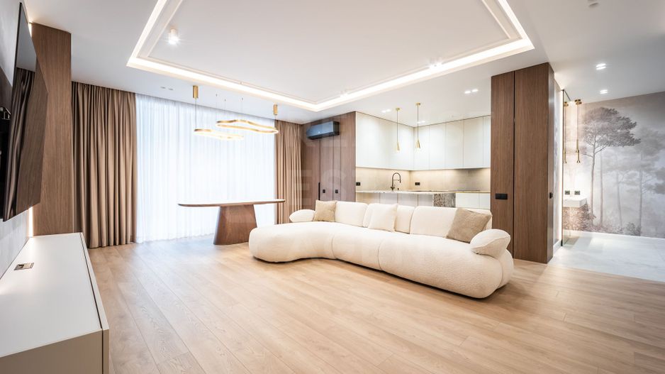 Chirie, apartament, 4 camere, Strada Universității, Centru - Poză 1