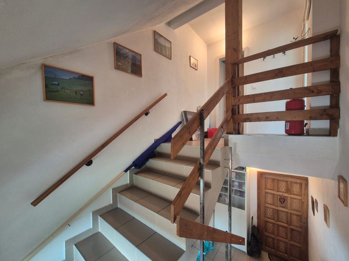 Apartament in casă, într-o zonă exclusivistă, priveliște deosebită. - Poză 17