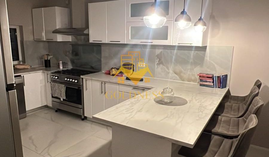 5 camere decomandate, Prima Inchiriere, Curte proprie, Dezmir - Poză 6