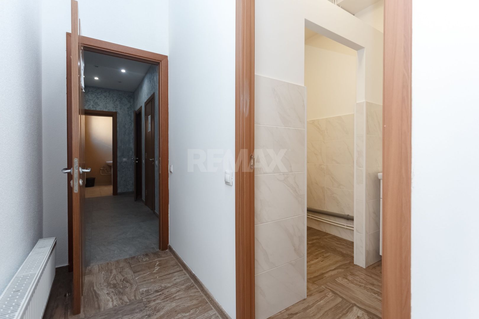 Vanzare oficiu in centru orasului - Poză 9