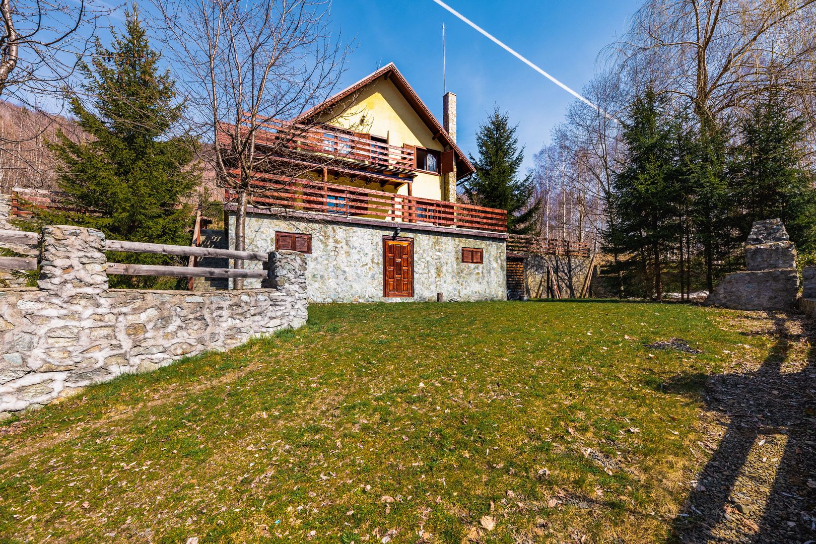 Casă de vacanță în Poiana Mărului. - Poză 24