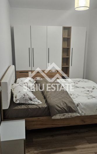 Apartament de inchiriat cu  3 camere,balcon, loc de parcarare, mobilat si utilat - Poză 2