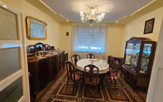 Proprietate unică cu 2 case și garaj, teren 720 mp – zona Terezian - Poză 3