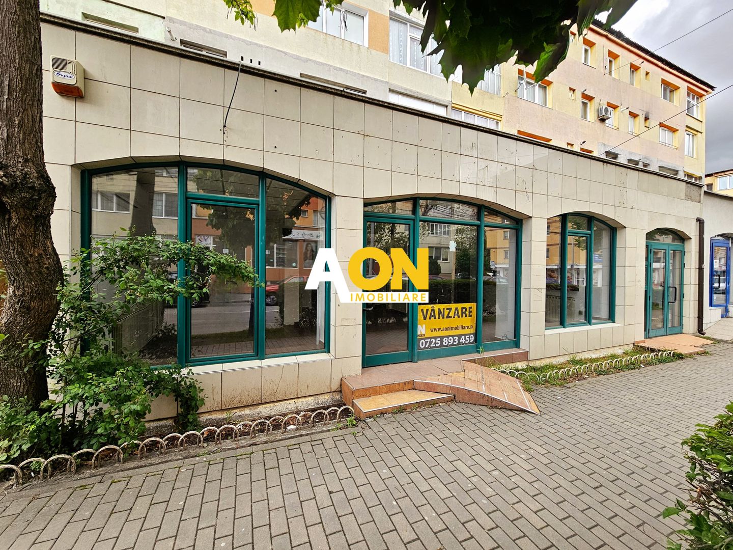 Spatiu comercial cu expunere stradala, 115 mp utili, str. V. Goldis - Poză 1