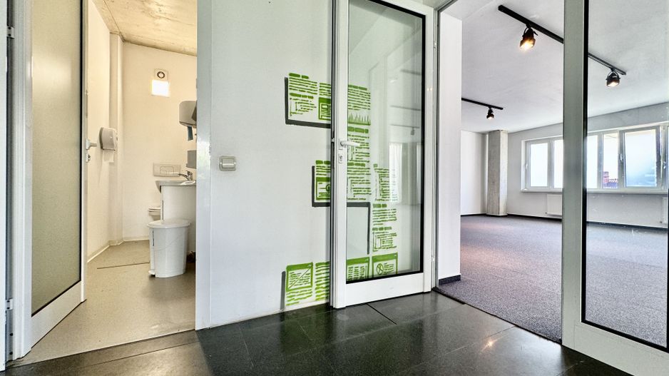 Spațiu de birouri în zona Centrală - 2 locuri de parcare proprii - Poză 14