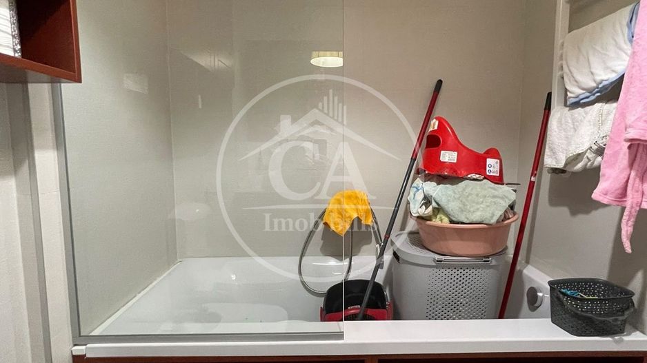 Apartament de vanzare cu 3 camere în zona Calea Aradului, Oradea - Poză 16