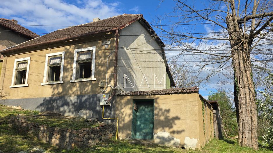 🏡 Casă accesibilă cu priveliște frumoasă în Reșița! - Poză 1