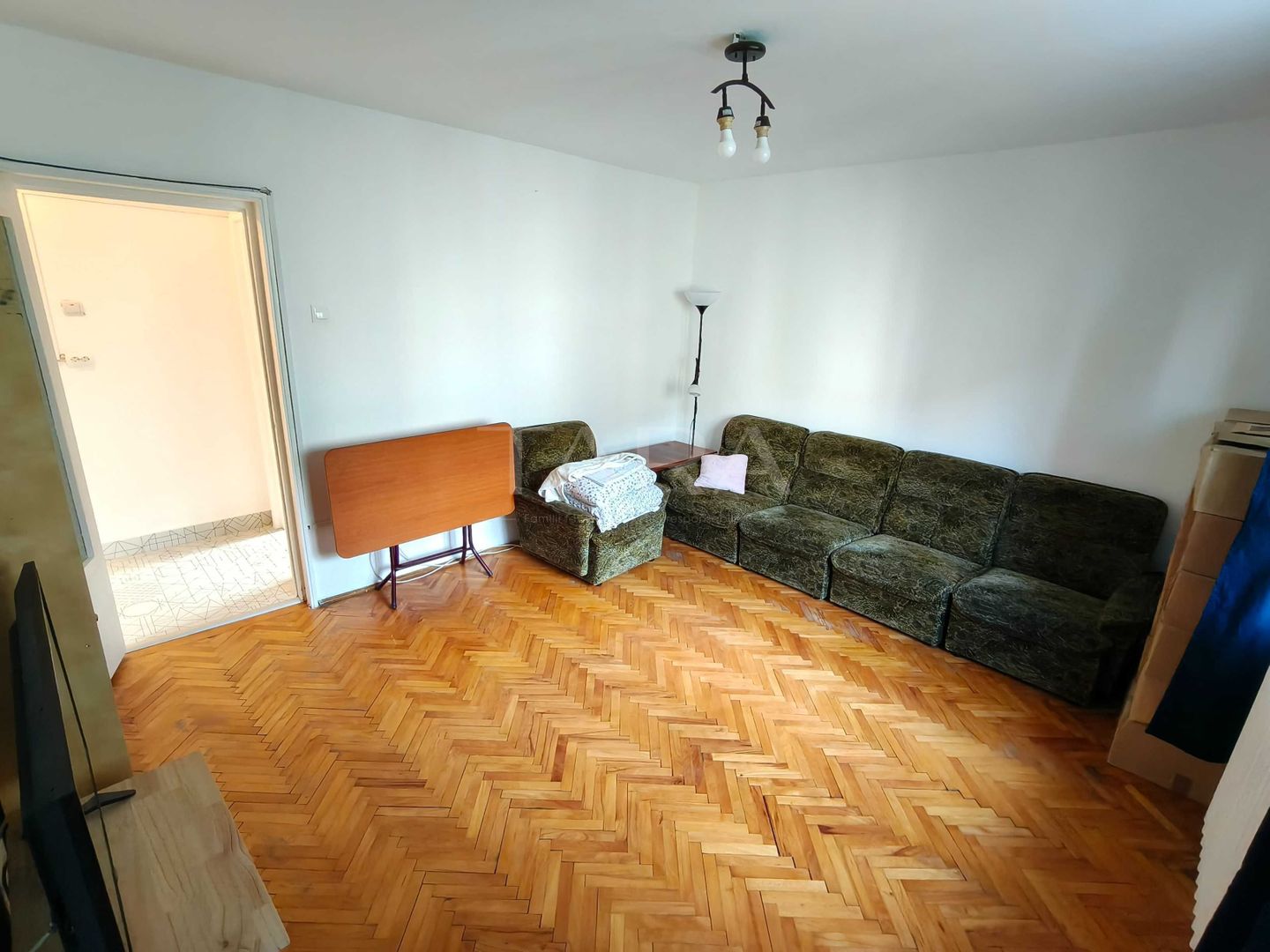 Apartament 2 camere decomandat, renovat complet, mobilat, sud-vest. - Poză 4