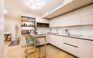 Apartament deosebit 4 camere complet mobilat si loc de parcare inclus - Poză 4