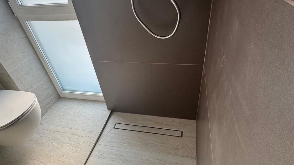 Duplex despărțit prin perete dublu/ Garaj - Poză 12