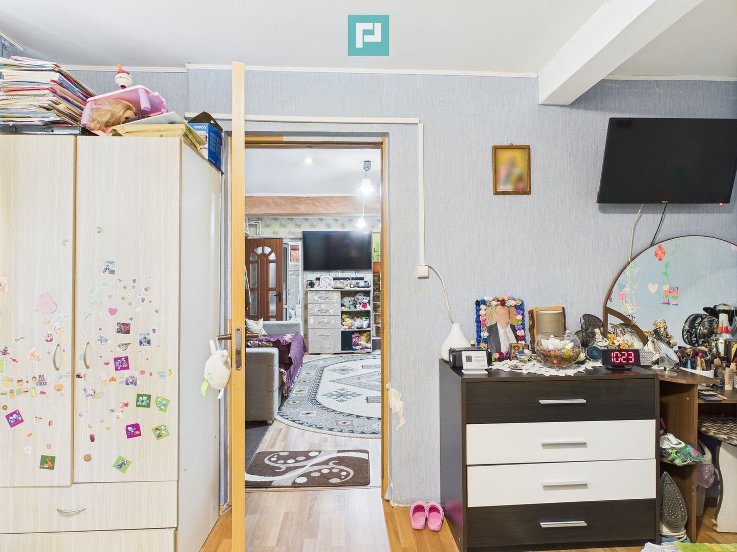 Casă cu 4 camere pe Bd. Laminorului – modernă și întreținută - Poză 11