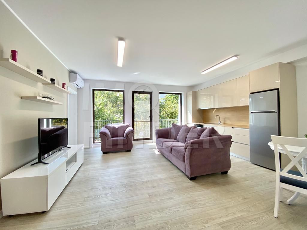 Inchiriere apartament 3 camere situat in vila privata, zona UMF - Poză 1