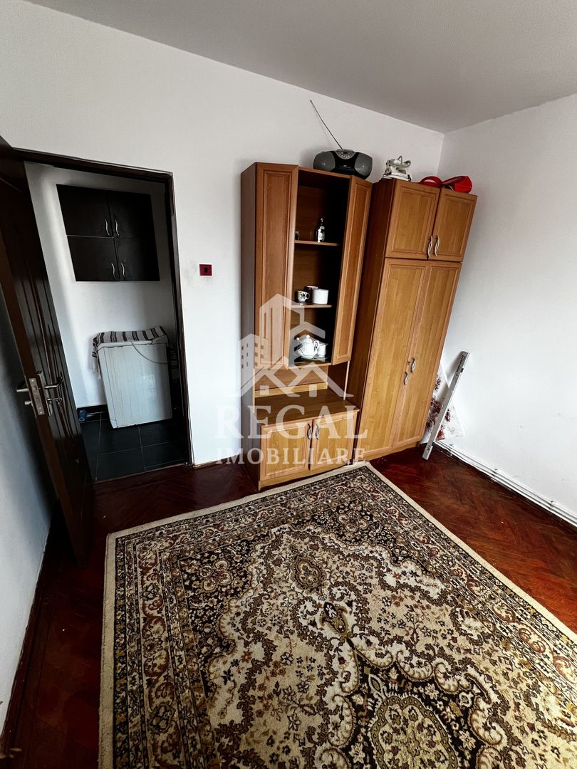 Apartament 2 camere de vanzare – Micro 6 / limita cu OM zona linistita - Poză 2