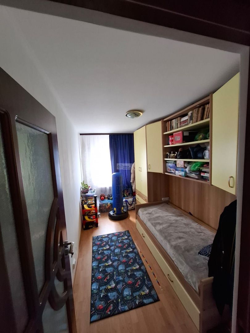 Apartament 4 camere/Longinescu/85mp/et 3/3-70.000  euro - Poză 3