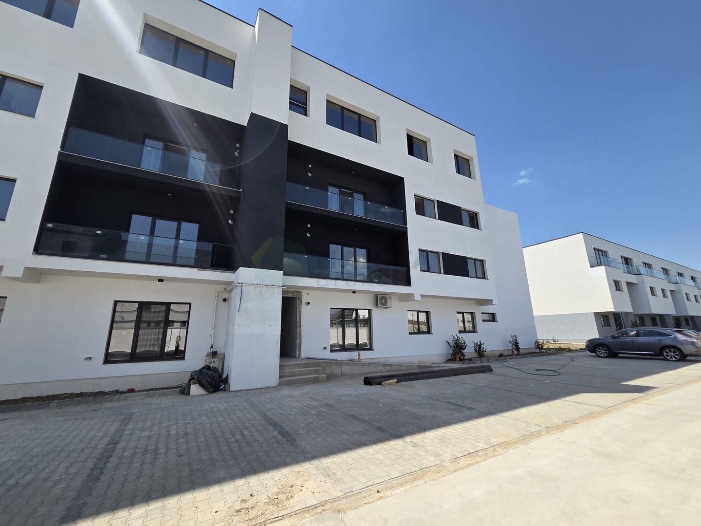 Apartament 3 Camere cu gradiina 80 mp | Tunari - Poză 2