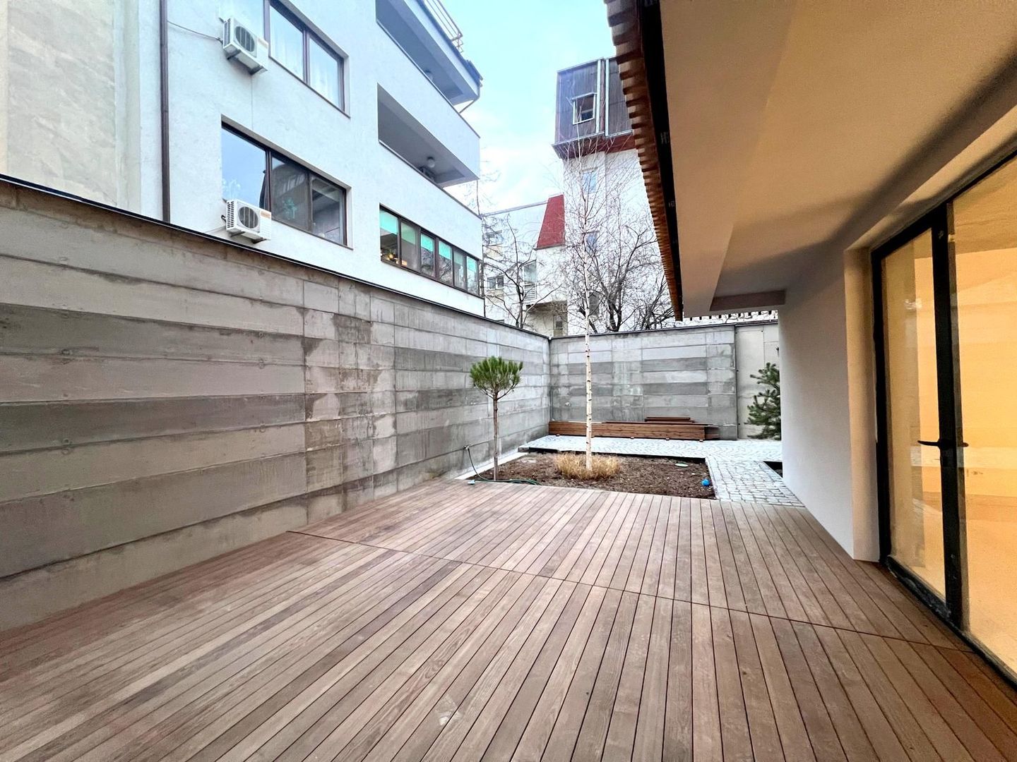 Duplex 4 camere cu 50mp gradina proprie | parcare Dorobanti - Poză 2