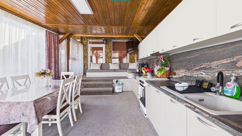 Casa cu potential multiplu in Curtici - Poză 32