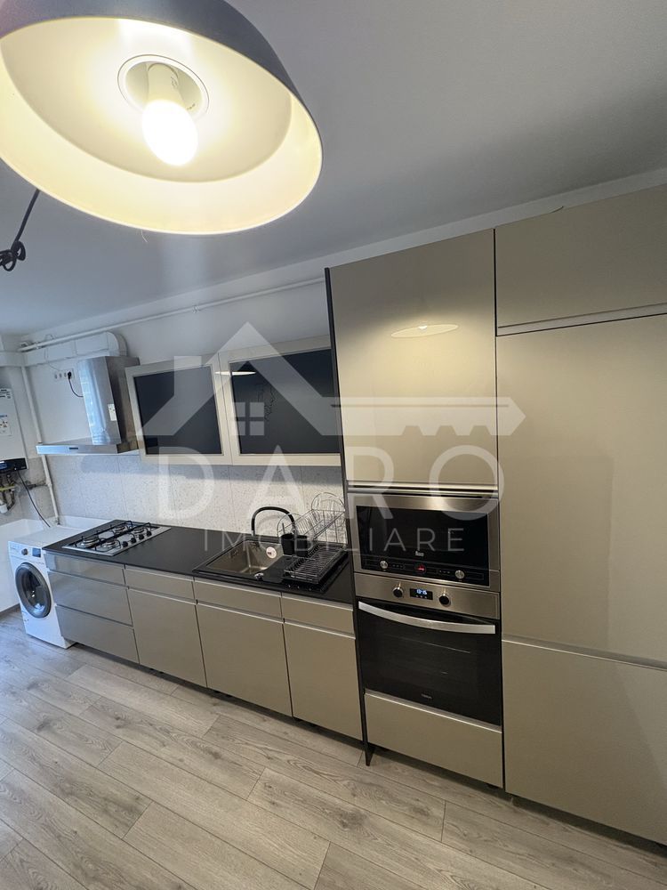 Vand apartament 2 camere - Poză 3