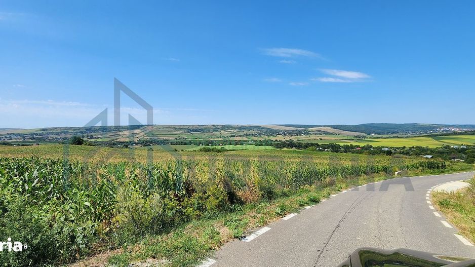 Teren cu priveliste superba 21000mp în zonă liniștită - Poză 3