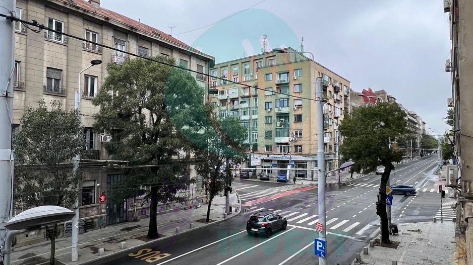 Ap. în Vilă– 4 camere | Ultracentral – Parcul Cișmigiu | Curte comună - Poză 15