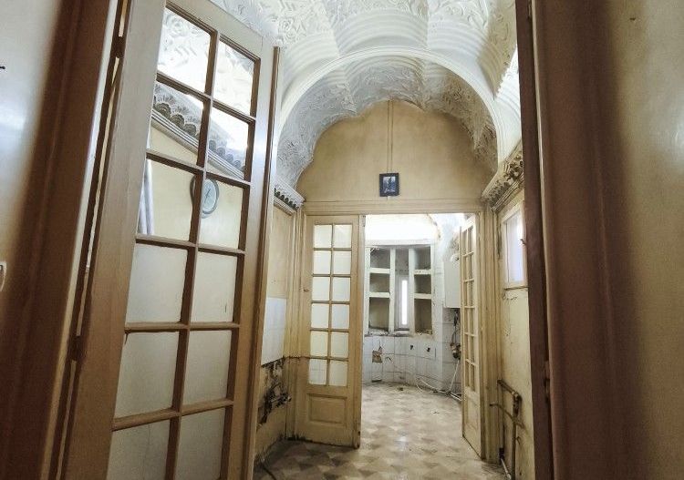Casă cu farmec istoric în zonă protejată Rosetti, ideală pentru restaurare - Poză 5