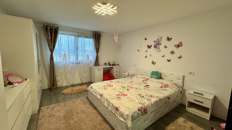 Casă Spațioasă de Vânzare în Ghimbav | Două Apartamente | Teren 579 mp - Poză 11