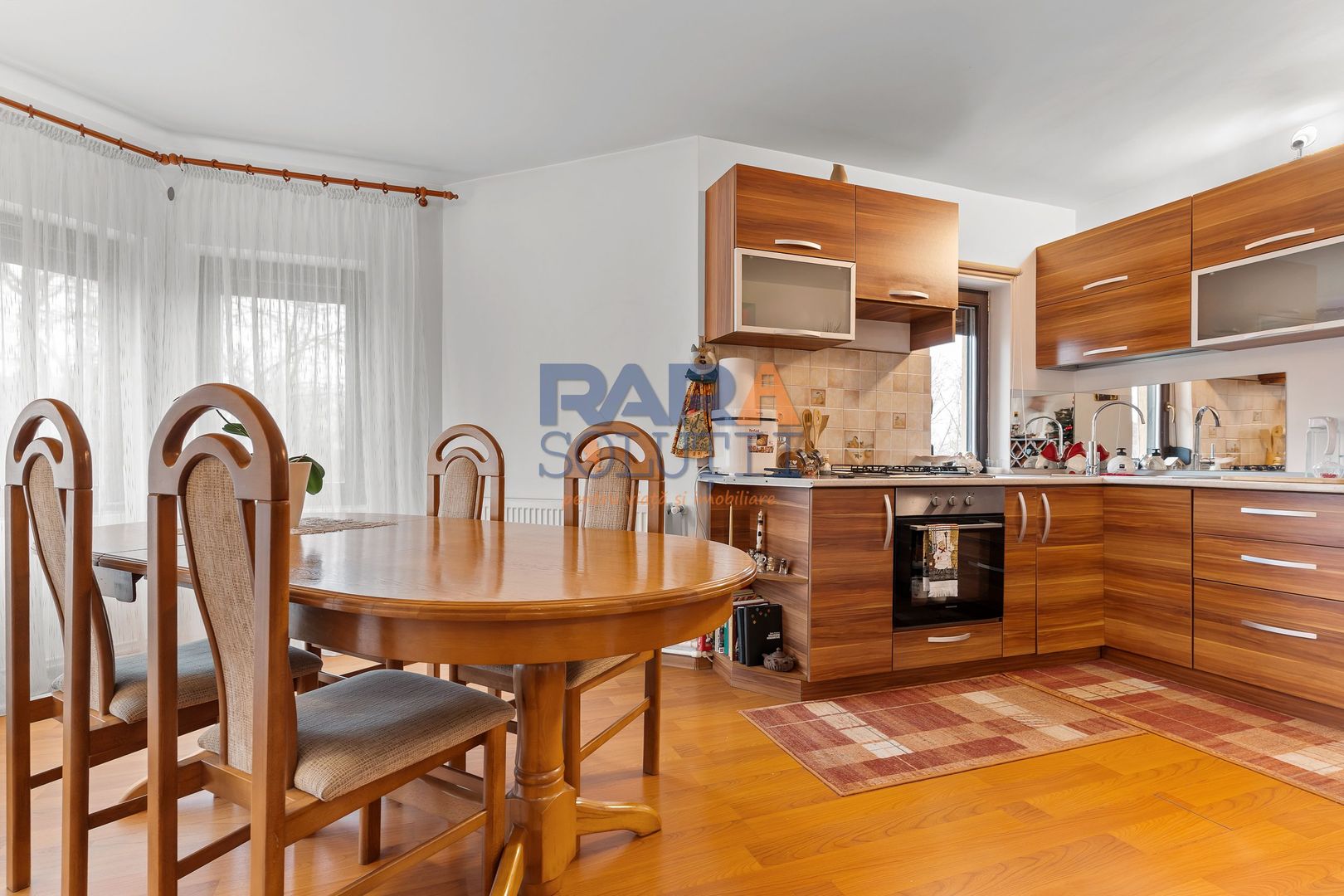 Casă cu 3 dormitoare și 2600 mp teren - Poză 7