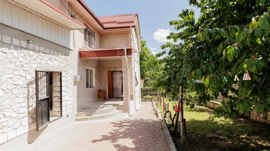 Vânzare, casă, 2 nivele, strada Traian, r-ul Ialoveni. - Poză 1