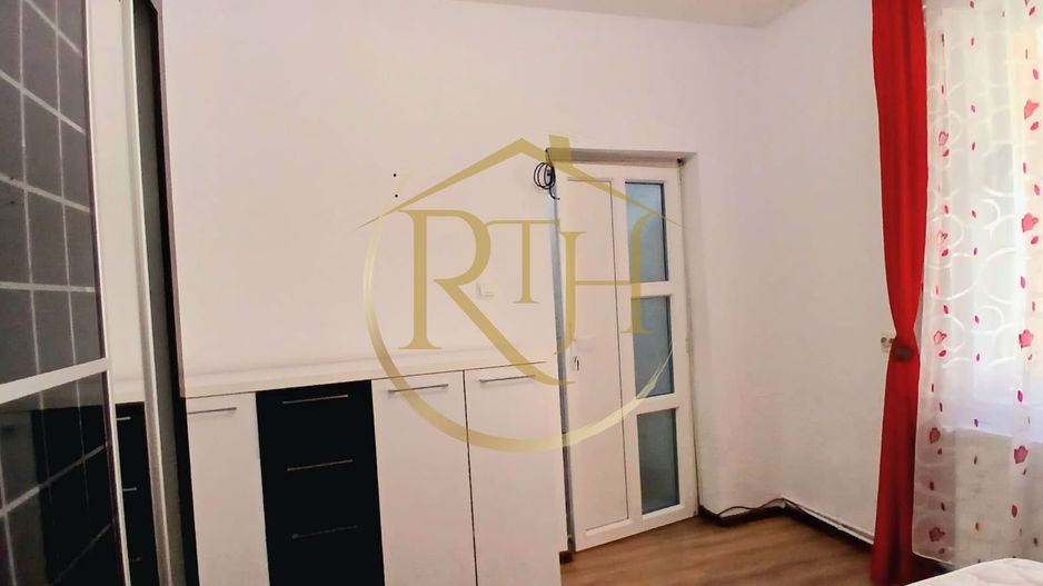 Oferim spre vanzare un Apartament la curte comuna, in zona Odobescu. - Poză 3