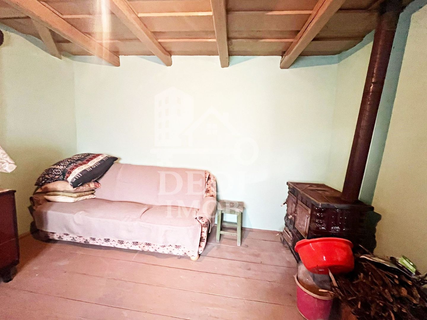 Casa de vanzare si teren de 3000mp in satul Calea Mare, Bihor - Poză 2