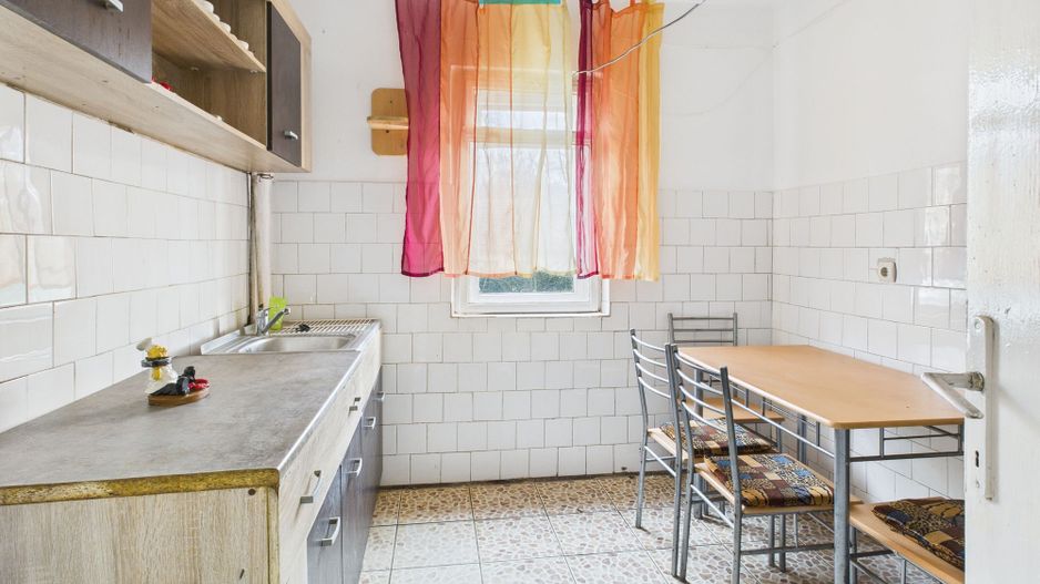 Apartament Săvârşin vizavi de intrarea la Castel - Poză 8