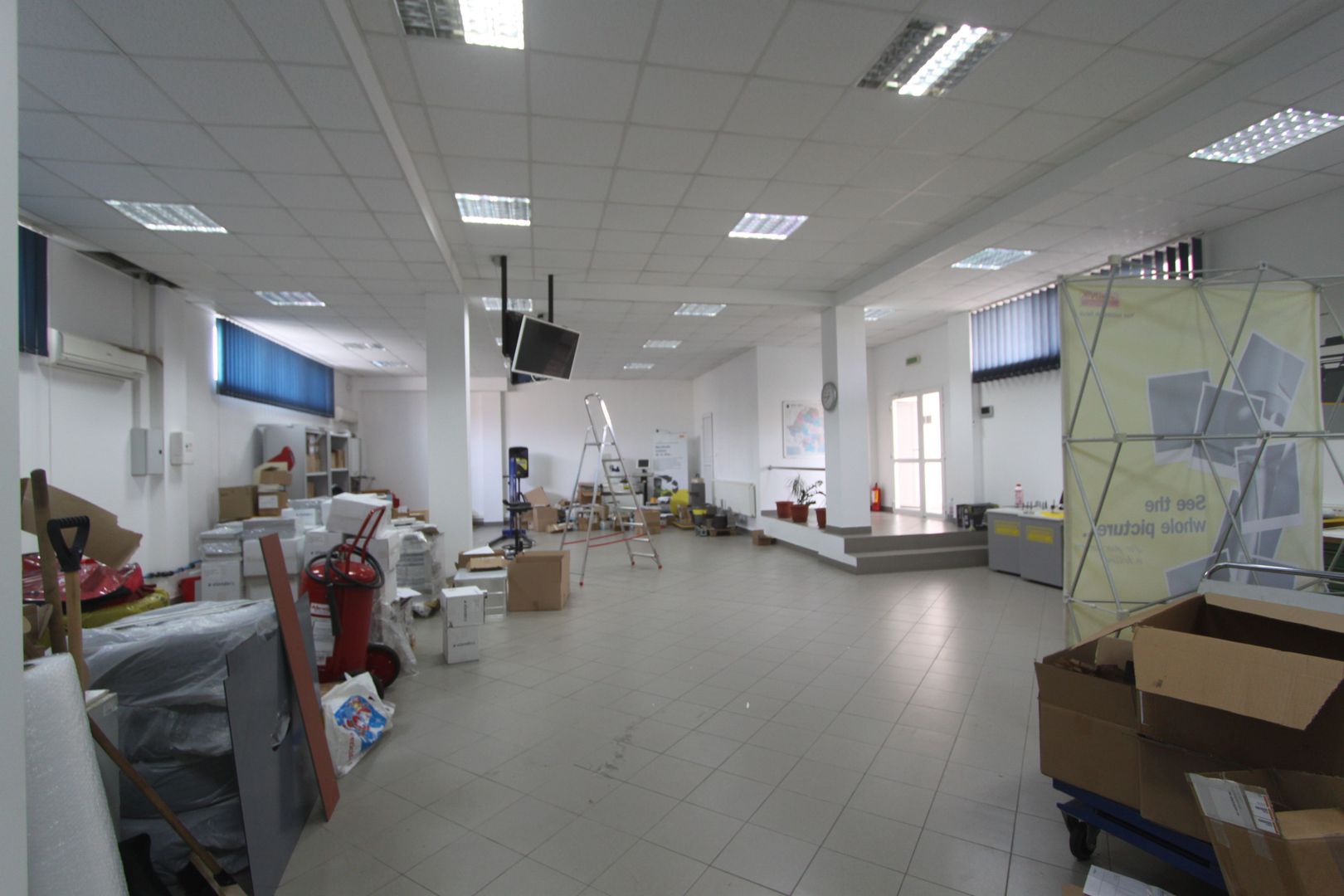 Clădire SAD de închiriat, situată la intrarea în Dumbrăvița - Poză 14