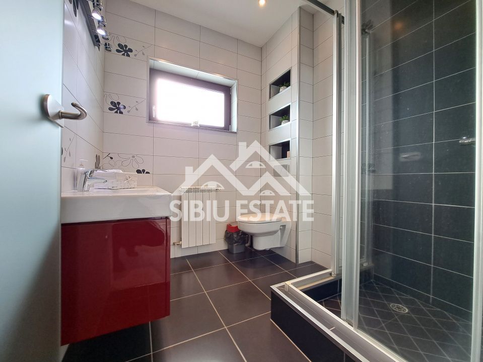 Casa Sibiu, terase panoramice, garaje, teren mare, Sura Mica - Poză 9