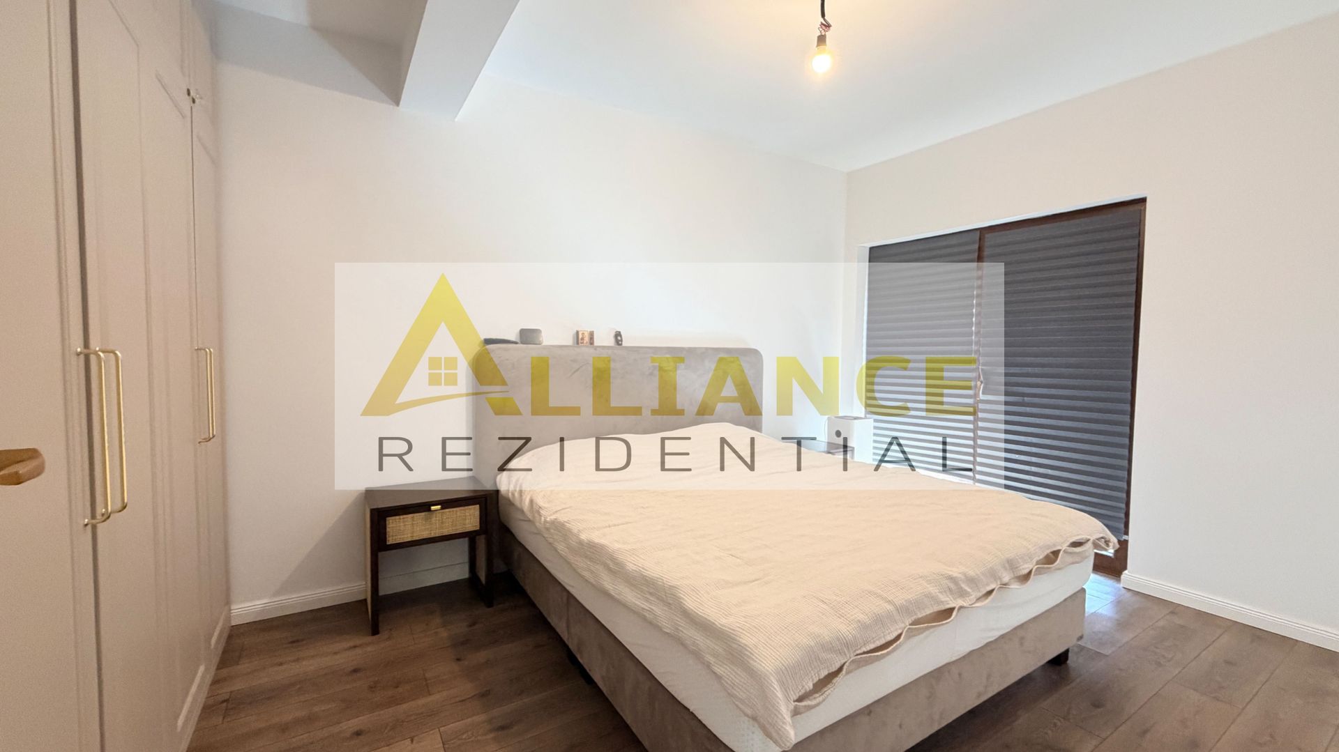 casa cocheta cu 4 camere, P+1E+M, complet mobilata si utilata - Poză 13