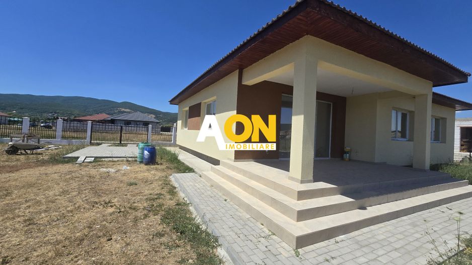 Casă individuală de vânzare în zona Micești - Alba Iulia, 4 camere - Poză 2