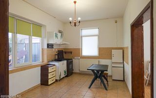 Lunei - Ion Neculce, 2 Apartamente. Mansarda 157 mp. Anexe, Lot 475 mp - Poză 4