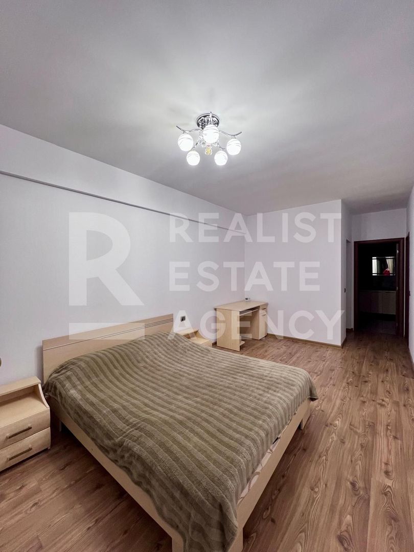 Apartament cu 3 camere – 13 Decembrie,  Coresi la 5 minute pe jos. - Poză 9