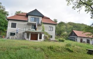 Casa renovata la tara complet mobilata si utilata