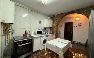 Apartament 2 Camere decomandate, etaj intermediar, zona Primaverii - Poză 1