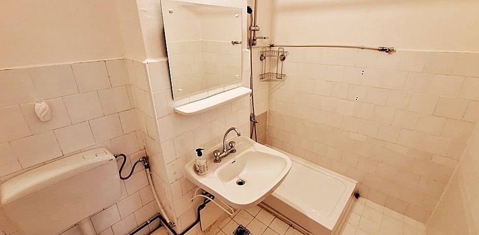 Central, la poalele Dealului Cetatii, apartament cu doua camere, 107000 euro - Poză 9