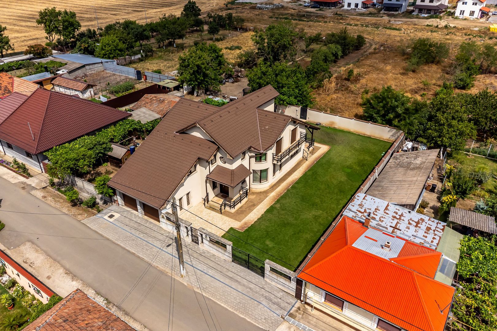 Vilă complet amenajată LUX, ideală pentru o familie cu stil - Poză 34